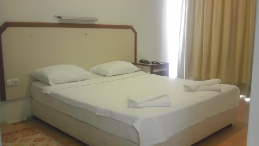 Zeytin Apart Hotel Чесме Стая снимка
