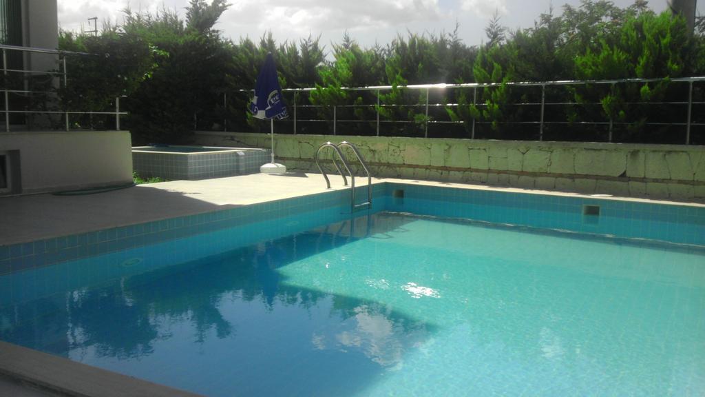 Zeytin Apart Hotel Чесме Екстериор снимка